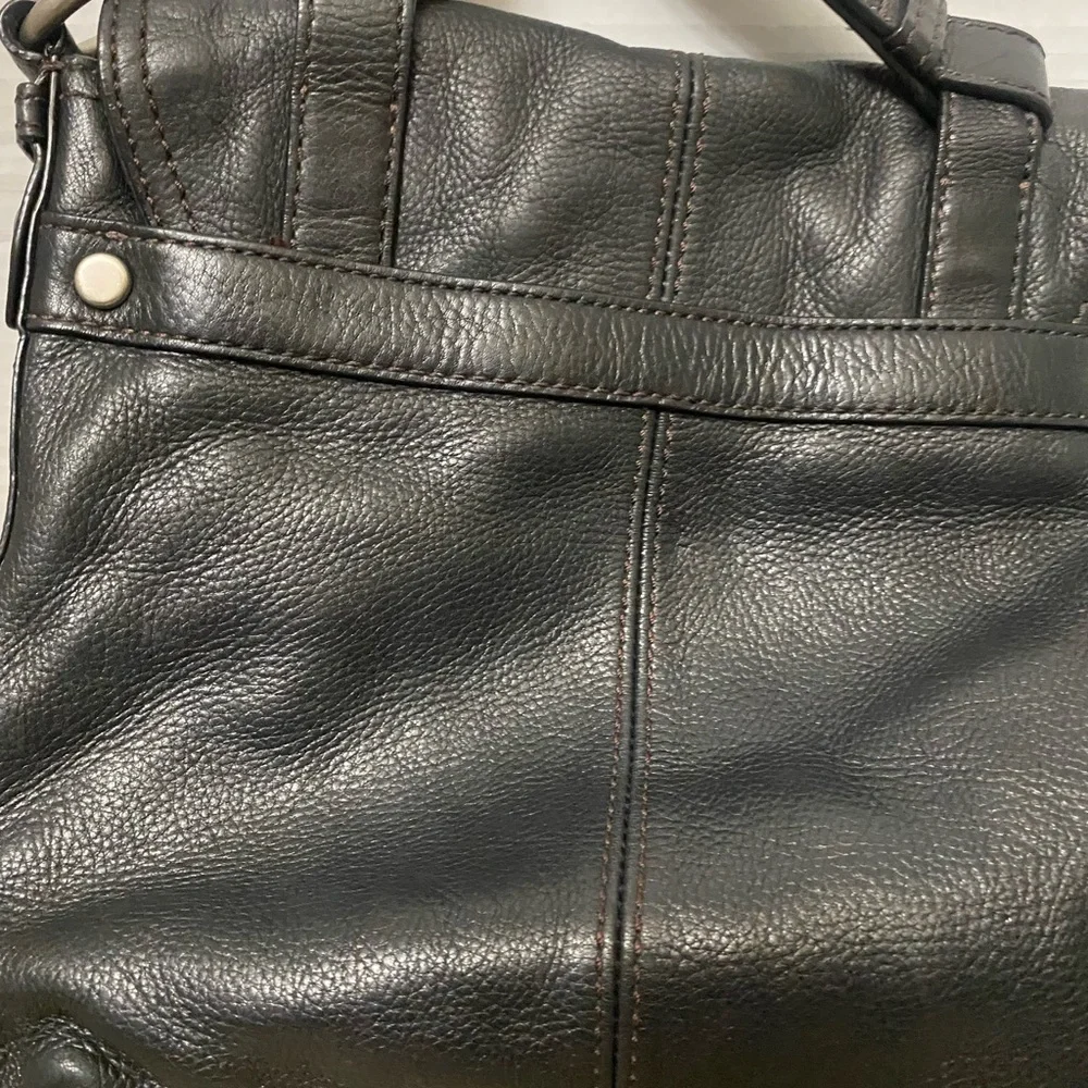 Fossil Maddox Black Leather Messenger Bag with Silver Hardware